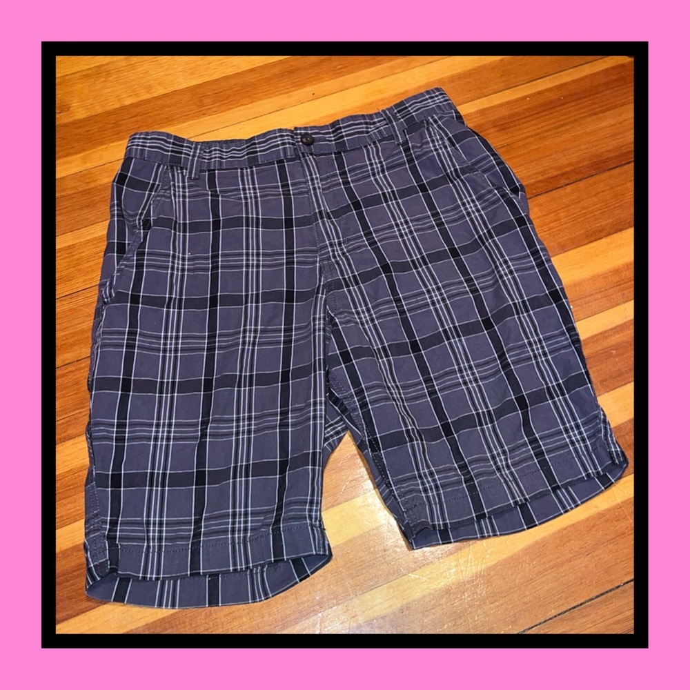Gray And White Plaid Faded Glory 9in Inseam 34 Shorts